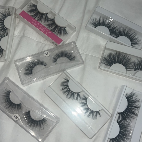 Random Lash Pack - Picture 2 of 3
